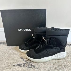 CHANEL winter boots 37